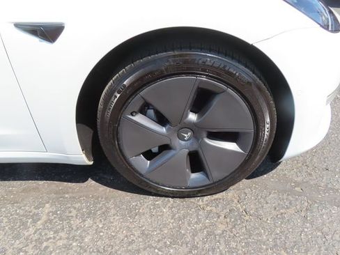 Used 2022 Tesla Model 3 RWD image 11