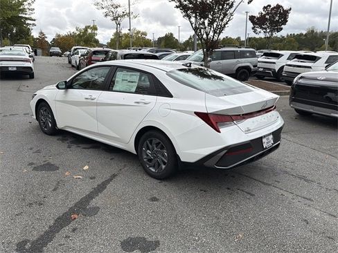 New 2026 Hyundai Elantra Blue image 5