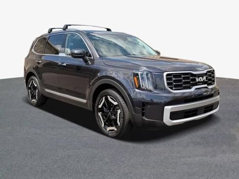 Used 2025 Kia Telluride S FWD image 4