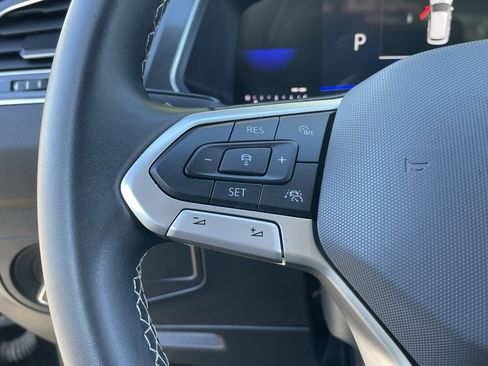 Certified 2024 Volkswagen Tiguan SE image 26