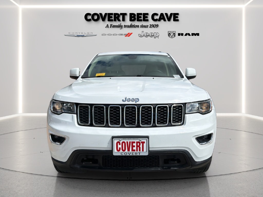 Used 2018 Jeep Grand Cherokee Laredo AWD/4WD image 3
