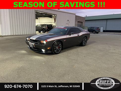 Used 2014 Dodge Challenger SRT8 image 2