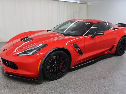 Used 2019 Chevrolet Corvette Grand Sport RWD image 3