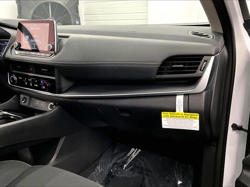 New 2025 Nissan Rogue S image 60