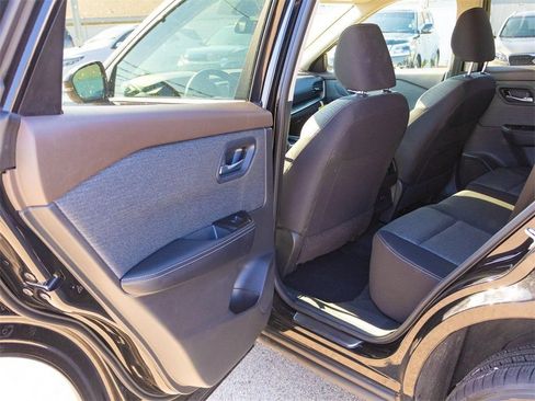 Used 2023 Nissan Rogue SV FWD image 17