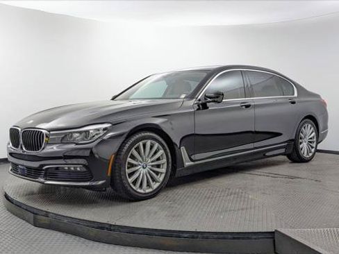 Used 2017 BMW 740i RWD image 2
