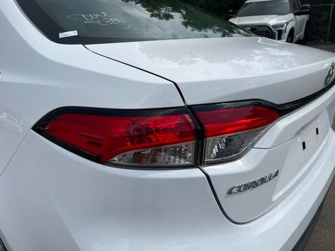 Used 2025 Toyota Corolla LE FWD image 11