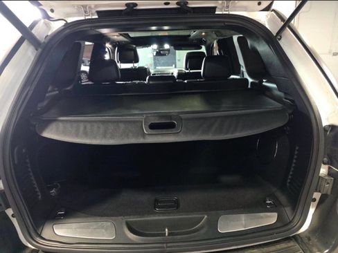 Used 2018 Jeep Grand Cherokee Trackhawk AWD/4WD image 11