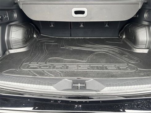 Used 2025 Subaru Forester Limited image 27