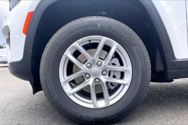 New 2026 Jeep Grand Cherokee Laredo X AWD/4WD image 12