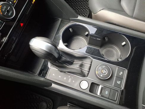 Certified 2023 Volkswagen Atlas SEL Premium image 24