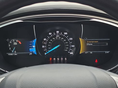 Used 2017 Ford Fusion SE w/ Fusion SE Technology Package image 18