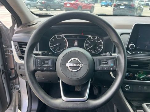 Used 2023 Nissan Rogue SV FWD image 15