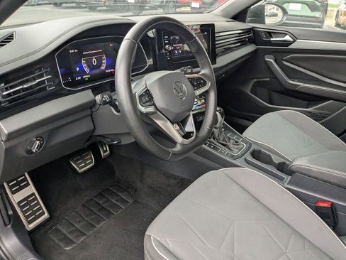 Used 2025 Volkswagen Jetta Sport FWD image 13