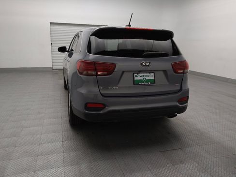 Used 2020 Kia Sorento LX FWD image 6