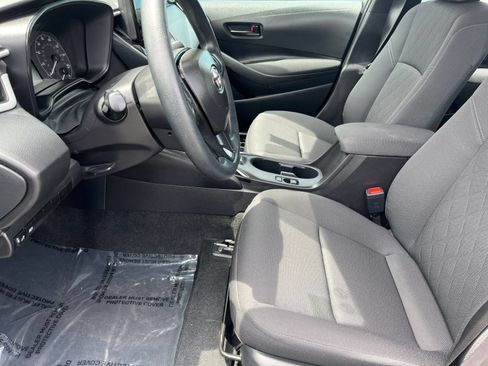 Used 2025 Toyota Corolla LE FWD image 30