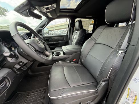 New 2026 RAM 2500 Limited AWD/4WD image 17