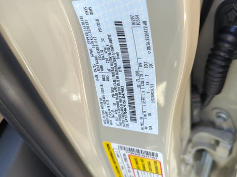 Used 2025 Ford Ranger Lariat w/ Trailer Tow Package image 24