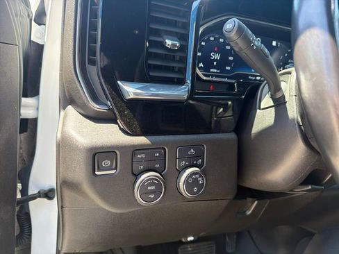 Certified 2022 Chevrolet Silverado 1500 LT AWD/4WD image 19