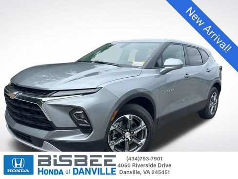 Used 2025 Chevrolet Blazer LT AWD/4WD image 1