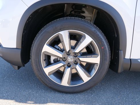 New 2025 Honda Pilot Touring image 13