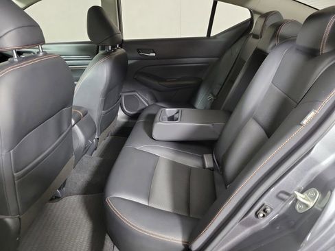 Used 2020 Nissan Altima 2.5 SR w/ Premium Package image 11