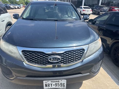 Used 2011 Kia Sorento LX image 4
