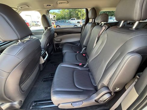 Used 2026 Kia Carnival FWD image 28