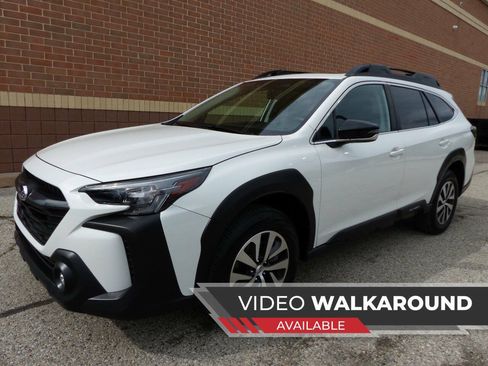 Used 2025 Subaru Outback Premium w/ Popular Package #1 AWD/4WD image 2