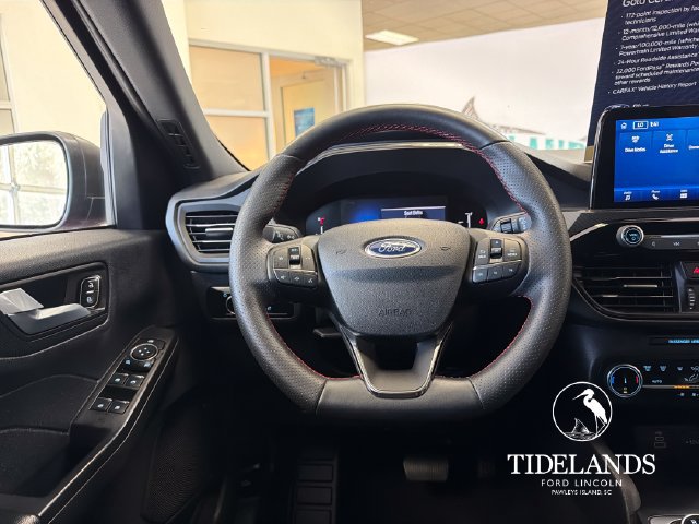 Certified 2025 Ford Escape ST-Line FWD image 18