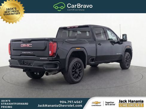 Used 2022 GMC Sierra 2500 Denali w/ Denali Black Diamond Edition AWD/4WD image 5