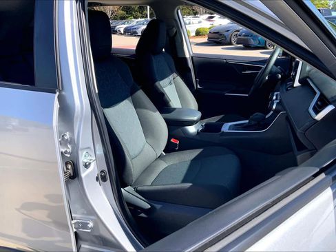 Used 2025 Toyota RAV4 XLE w/ Convenience Package image 9