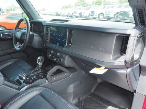 Used 2025 Ford Bronco Badlands AWD/4WD image 21