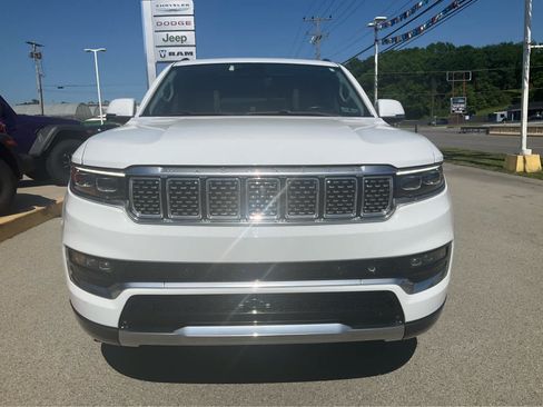 Used 2022 Jeep Grand Wagoneer Series I w/ Convenience Group III AWD/4WD image 2