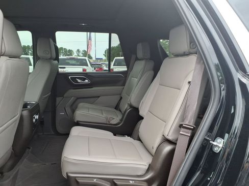 Used 2024 GMC Yukon SLT w/ SLT Premium Package RWD image 23
