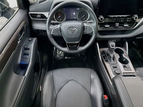 Used 2022 Toyota Highlander Platinum image 23