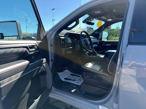 Used 2024 GMC Sierra 2500 AT4X AWD/4WD image 12