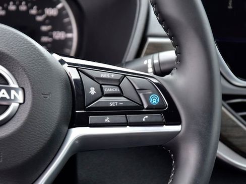 Used 2025 Nissan Altima 2.5 SV w/ SV Premium Package AWD/4WD image 17