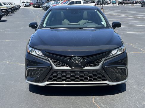 Used 2023 Toyota Camry XSE FWD image 9