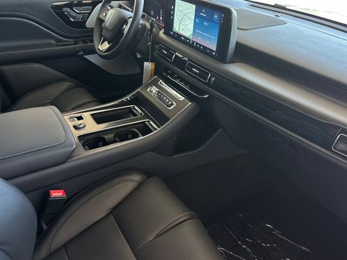 New 2026 Lincoln Aviator Reserve AWD/4WD image 16