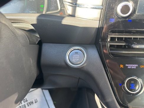 Used 2022 Hyundai Ioniq SEL image 23