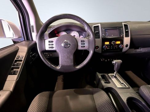 Used 2019 Nissan Frontier PRO-4X image 9