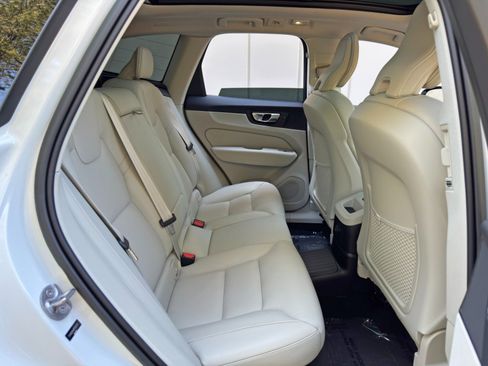 Used 2023 Volvo XC60 T8 Plus w/ Climate Package image 40