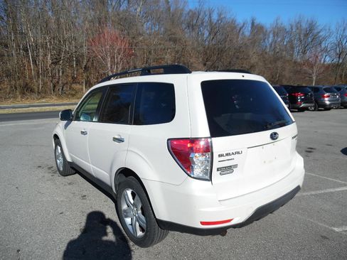 Used 2010 Subaru Forester 2.5X Premium image 3