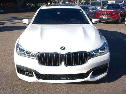 Used 2019 BMW 750i 750i MSport image 2