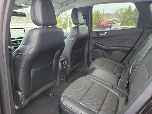 Used 2024 Ford Escape SE image 23