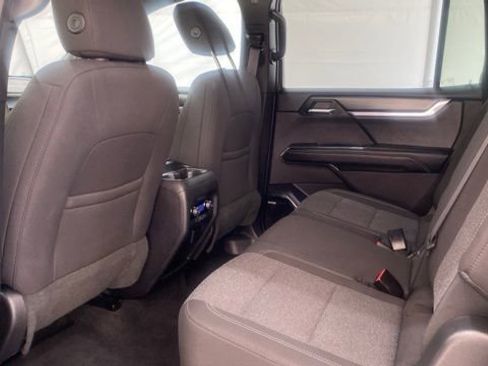 Used 2025 GMC Acadia Elevation image 16