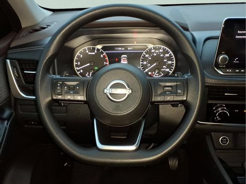 Used 2023 Nissan Rogue S AWD/4WD image 5