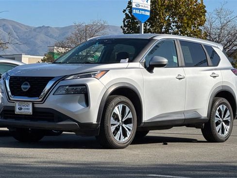 Used 2023 Nissan Rogue SV image 8