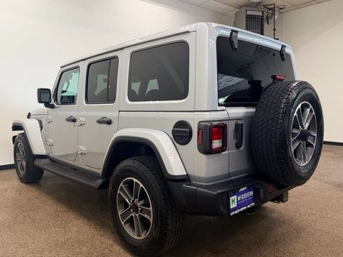 Used 2023 Jeep Wrangler Unlimited Sahara AWD/4WD image 3